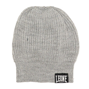 Gorro de punto con pequeño logo "Basic"