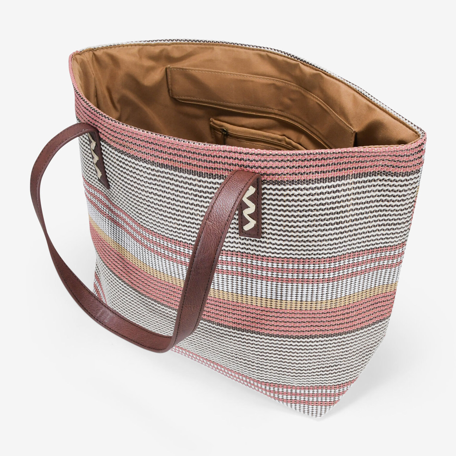 Bolso de hombro beige en rafia con cremallera