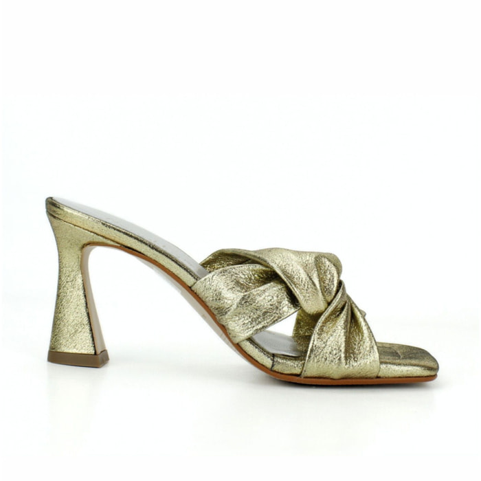 Sandalia nudo. Tacón de 7 cm