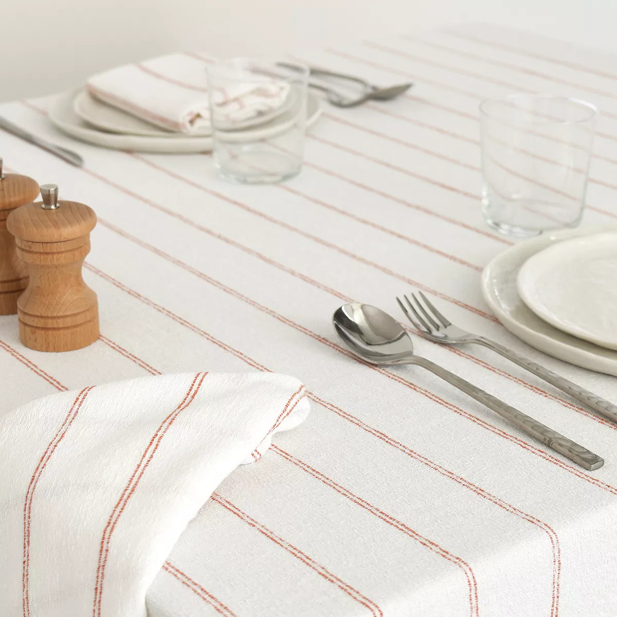 Serviette pur coton lavé motif jacquard blanc orange Rimini terracotta