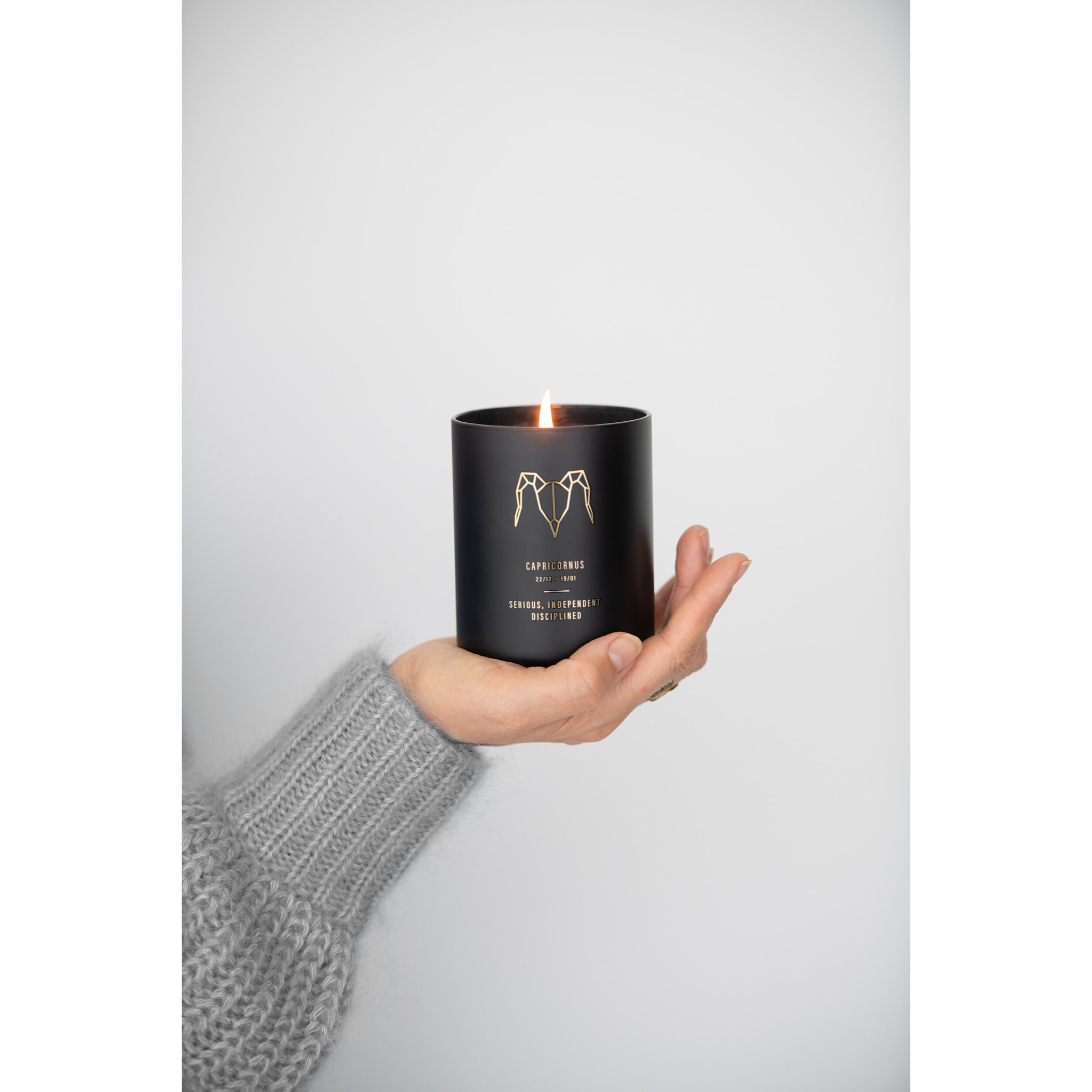 J-Line bougie parfumée Astro Capricorne – Rainbow Reef – noir - 50H