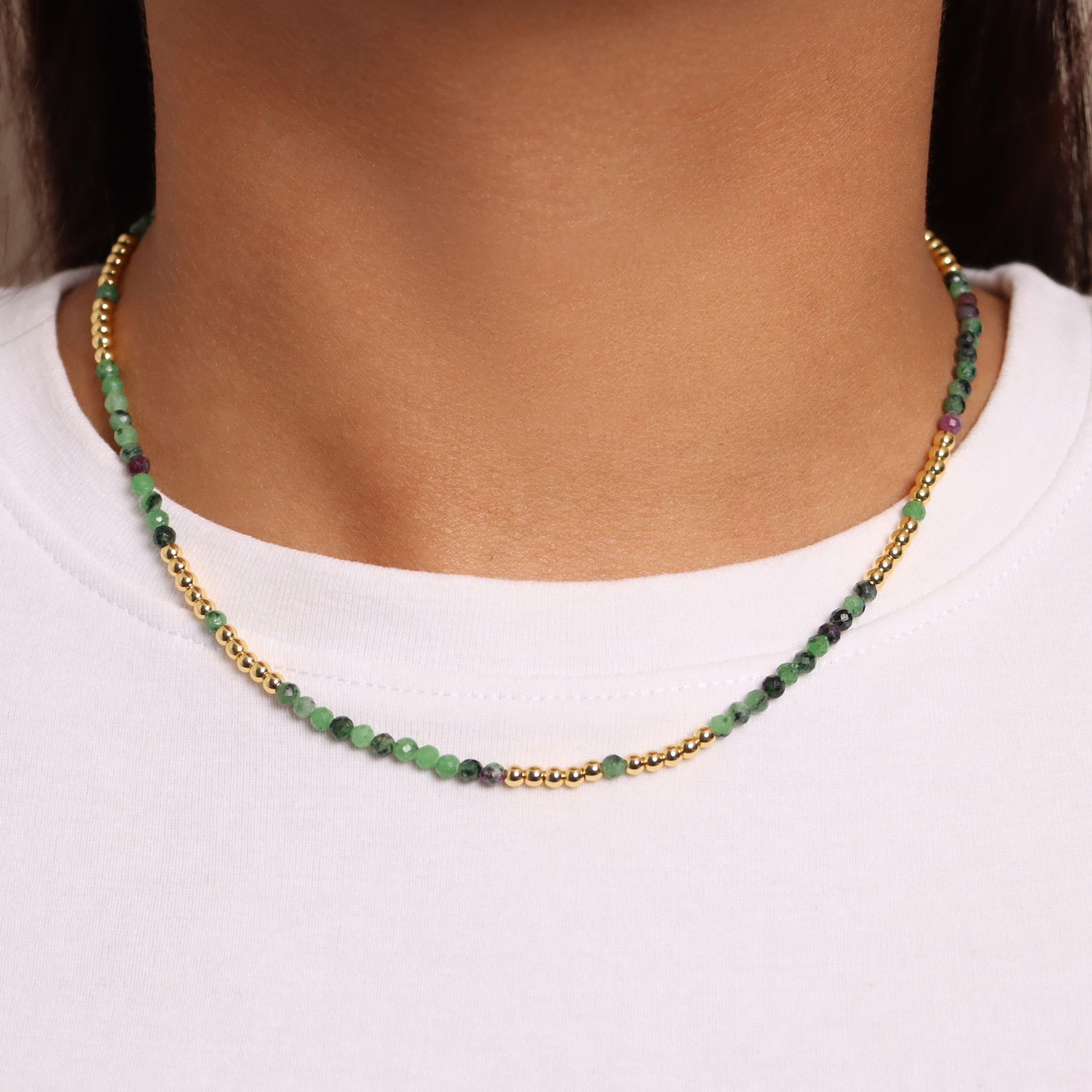 Collana Girocollo con Pietre Naturali Verdi e Bead Lucide