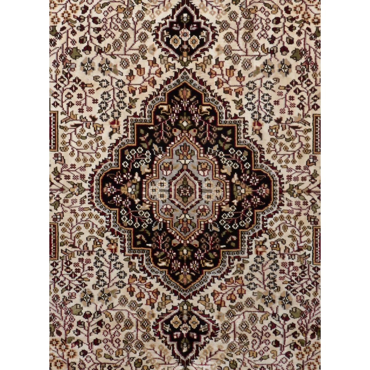 Authentique tapis d'orient, noué à la main