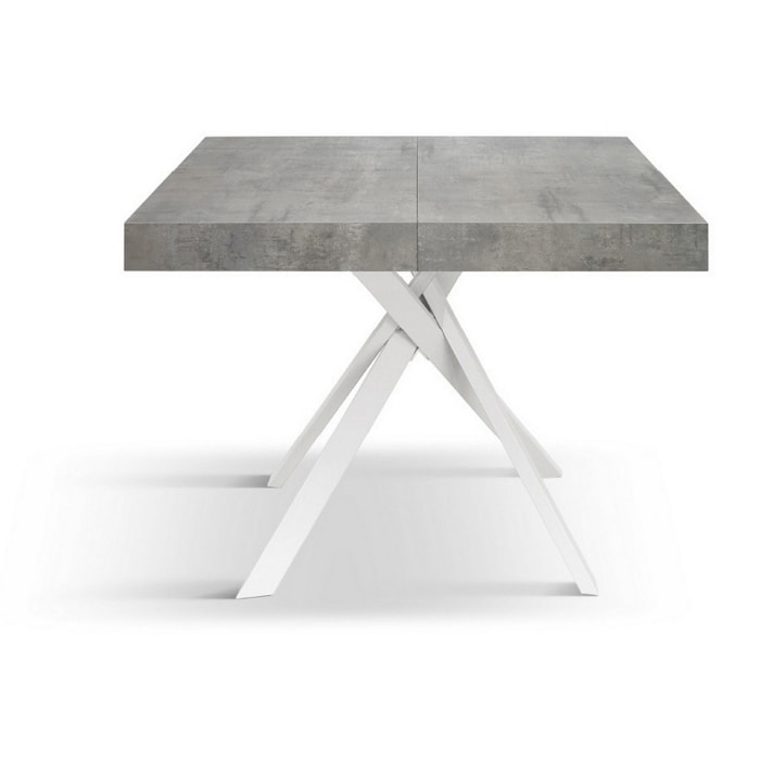 Tavolo FORTE DEI MARMI in legno, finitura grigio cemento e gambe incrociate in metallo bianco, allungabile 95x90 cm - 145 x 90 cm