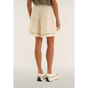Pantaloni corti wide leg in tessuto crinkle