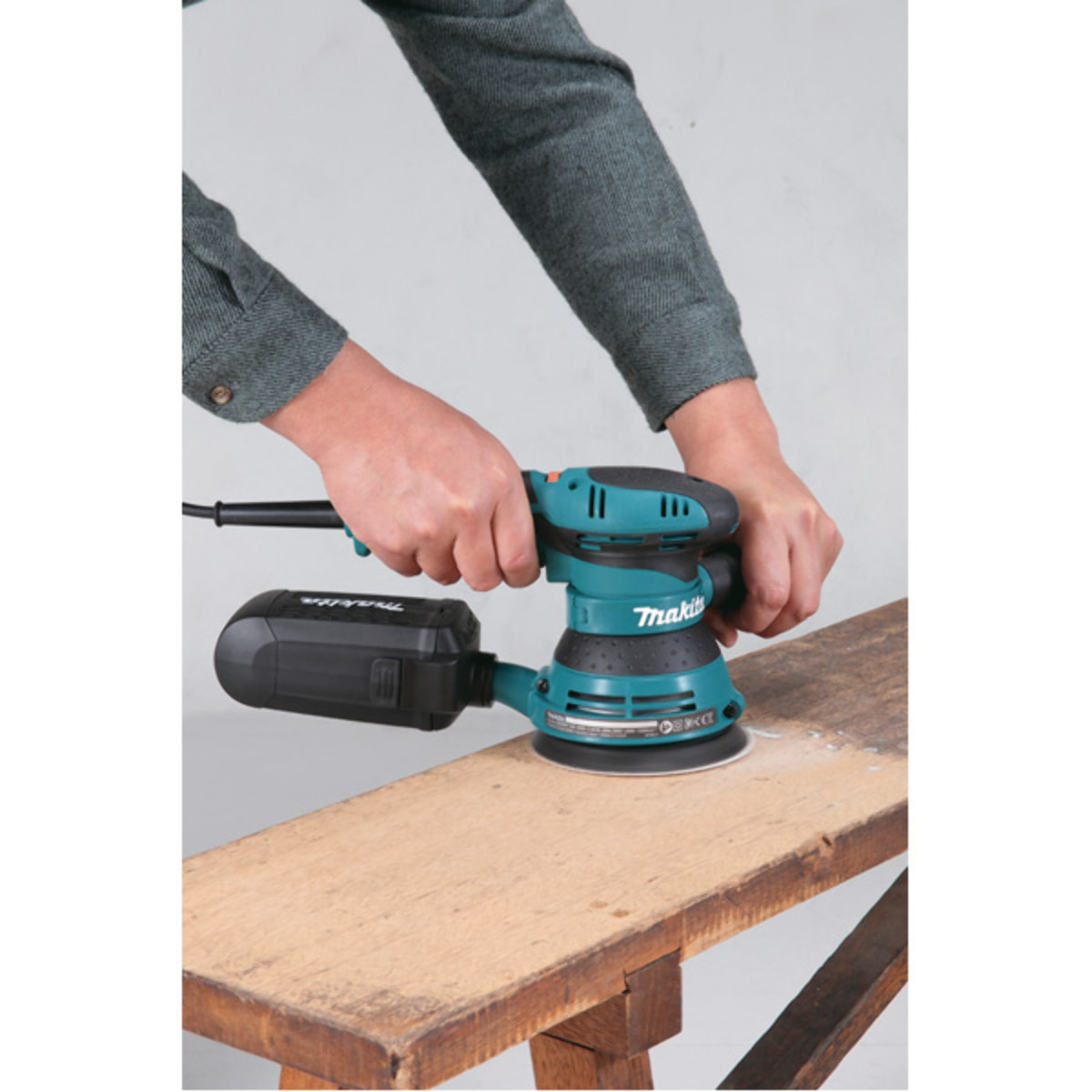 Lijadora rotorbital MAKITA 300W Ø125 MM + 1 MAK-PAC caja recoge polvo - BO5041J