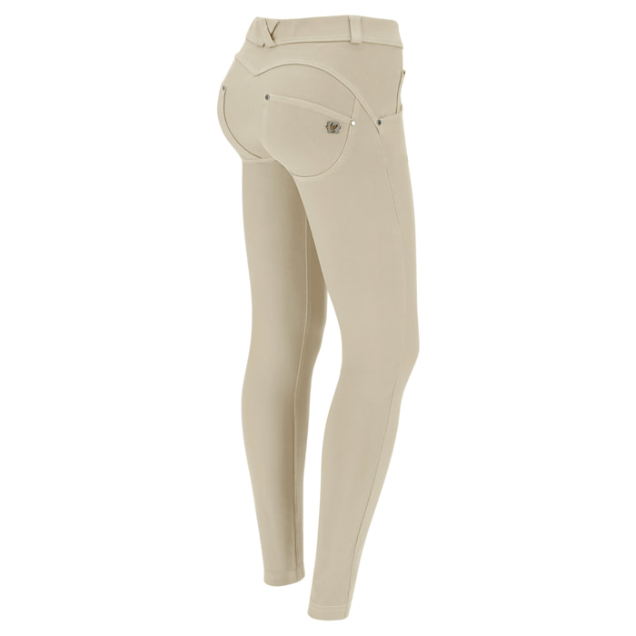 Pantaloni push up WR.UP® skinny in tessuto navetta tinto in capo