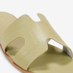 Sandalias planas verdes destalonadas