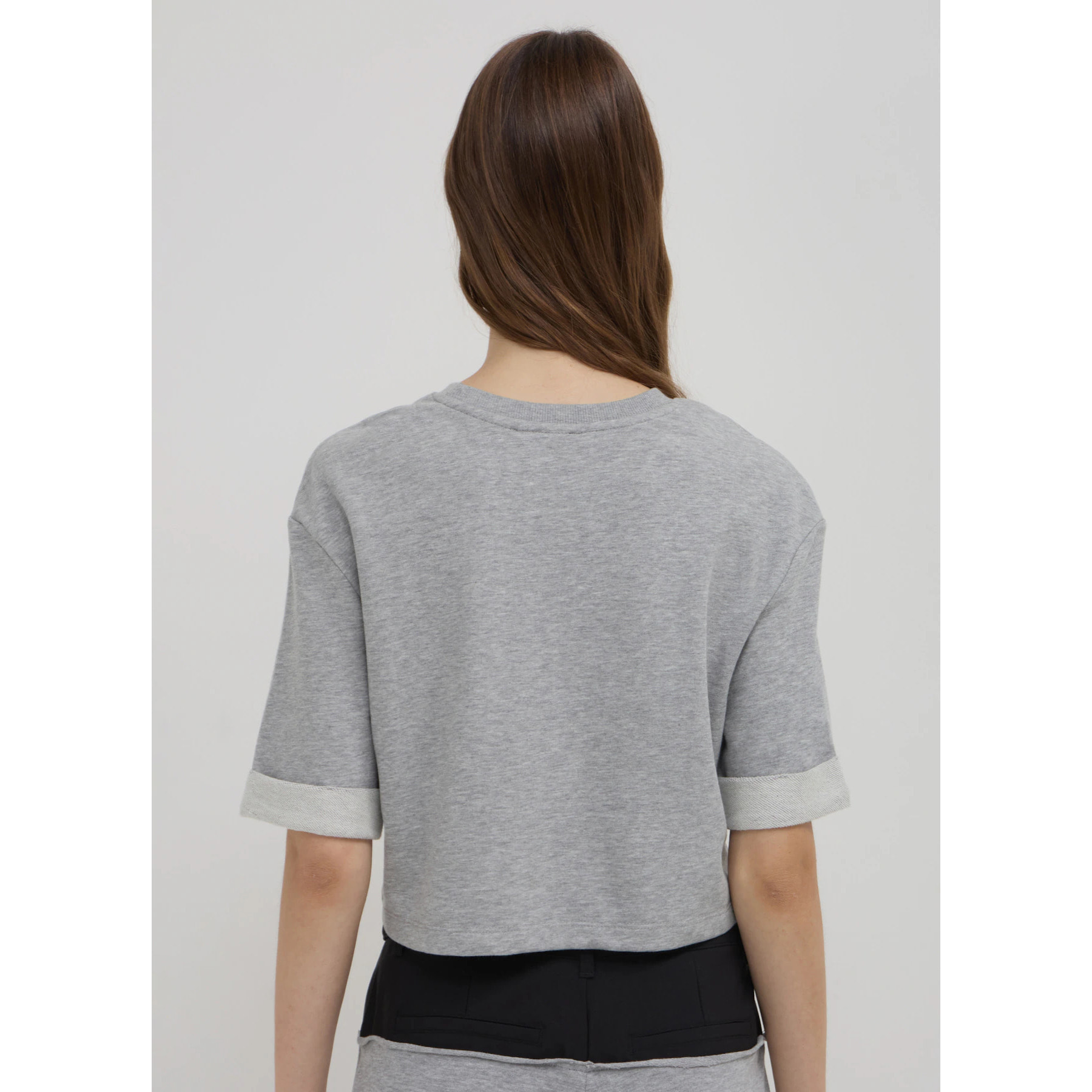 T-shirt crop con scritta