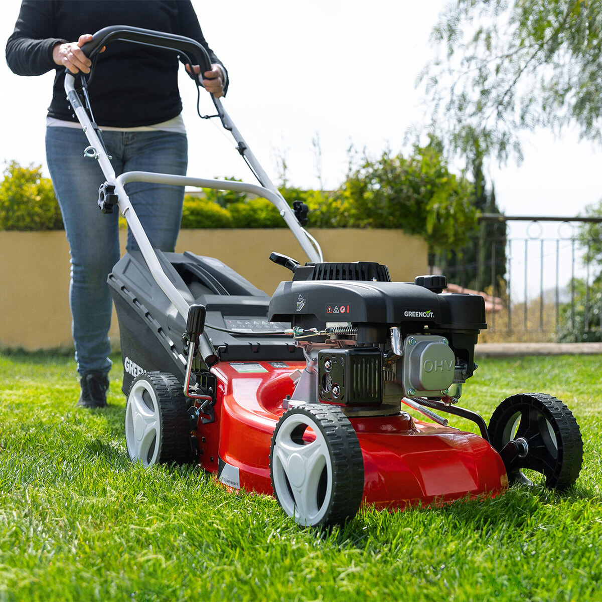 Cortacésped gasolina motor de 4 tiempos 139cc y 5cv - Greencut GLM690X