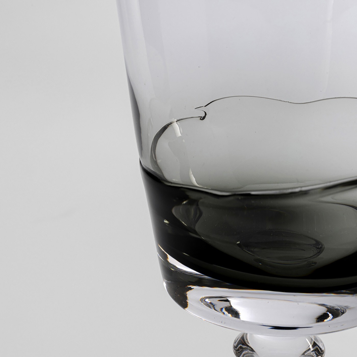 Verres à vin Mimi gris set de 4 Kare Design