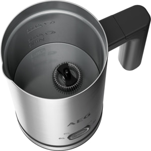AEG Espumador de leche AEG de 500 W de potencia y 300 ml de capacidad MF5-1-6ST