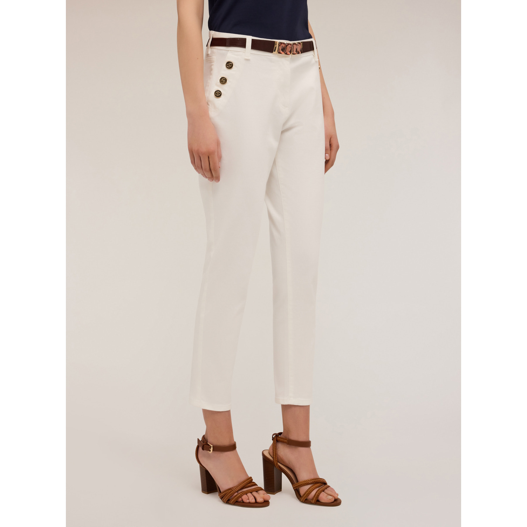 Motivi - Pantaloni regular con bottoni metallici - Bianco