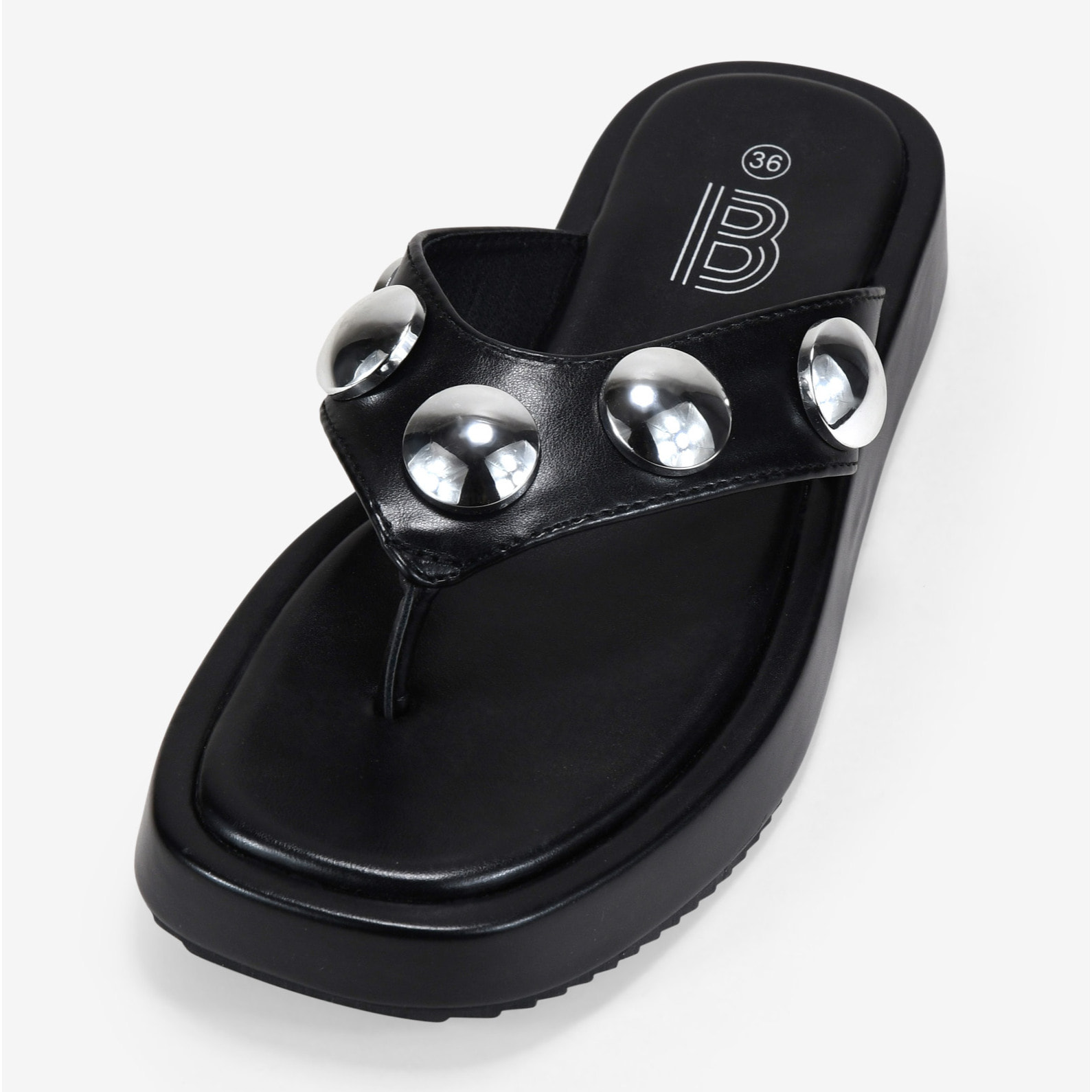 Sandalias de dedo negras con tachuelas