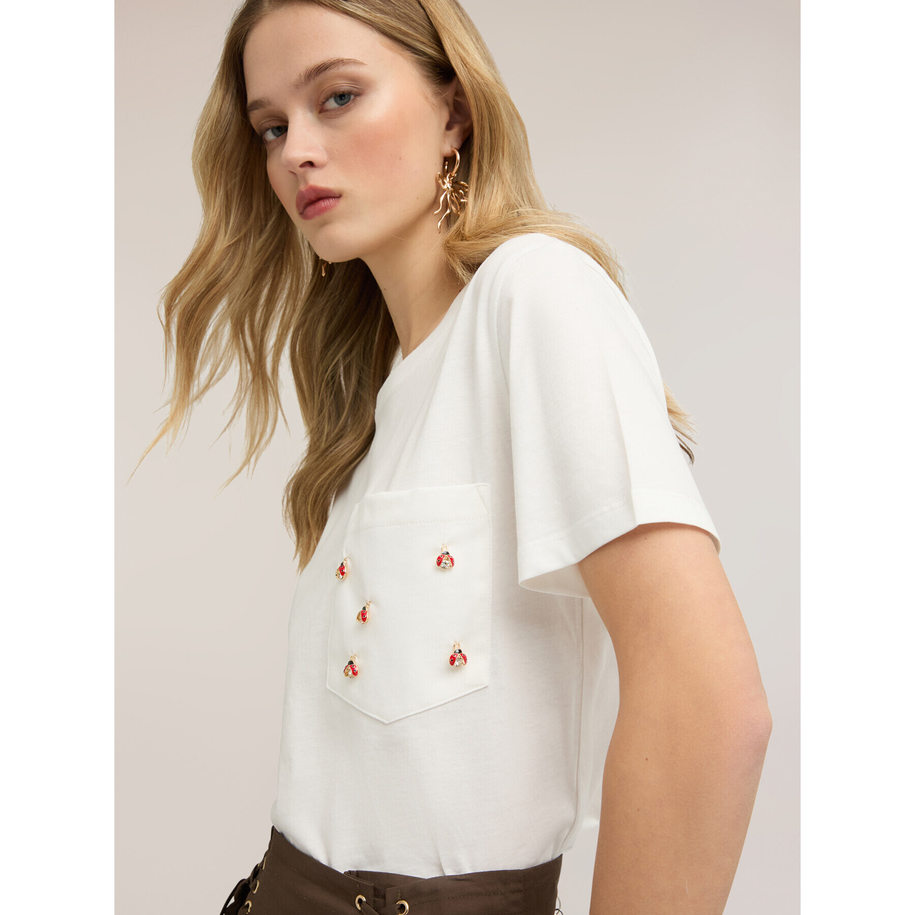 Motivi - T-shirt con taschino ricamato - Bianco
