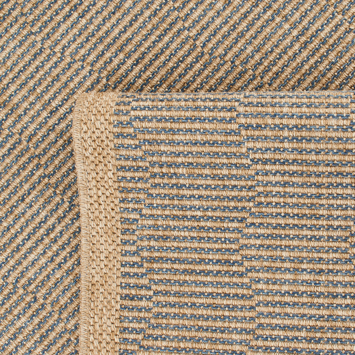 Tapis effet jute motif bleu