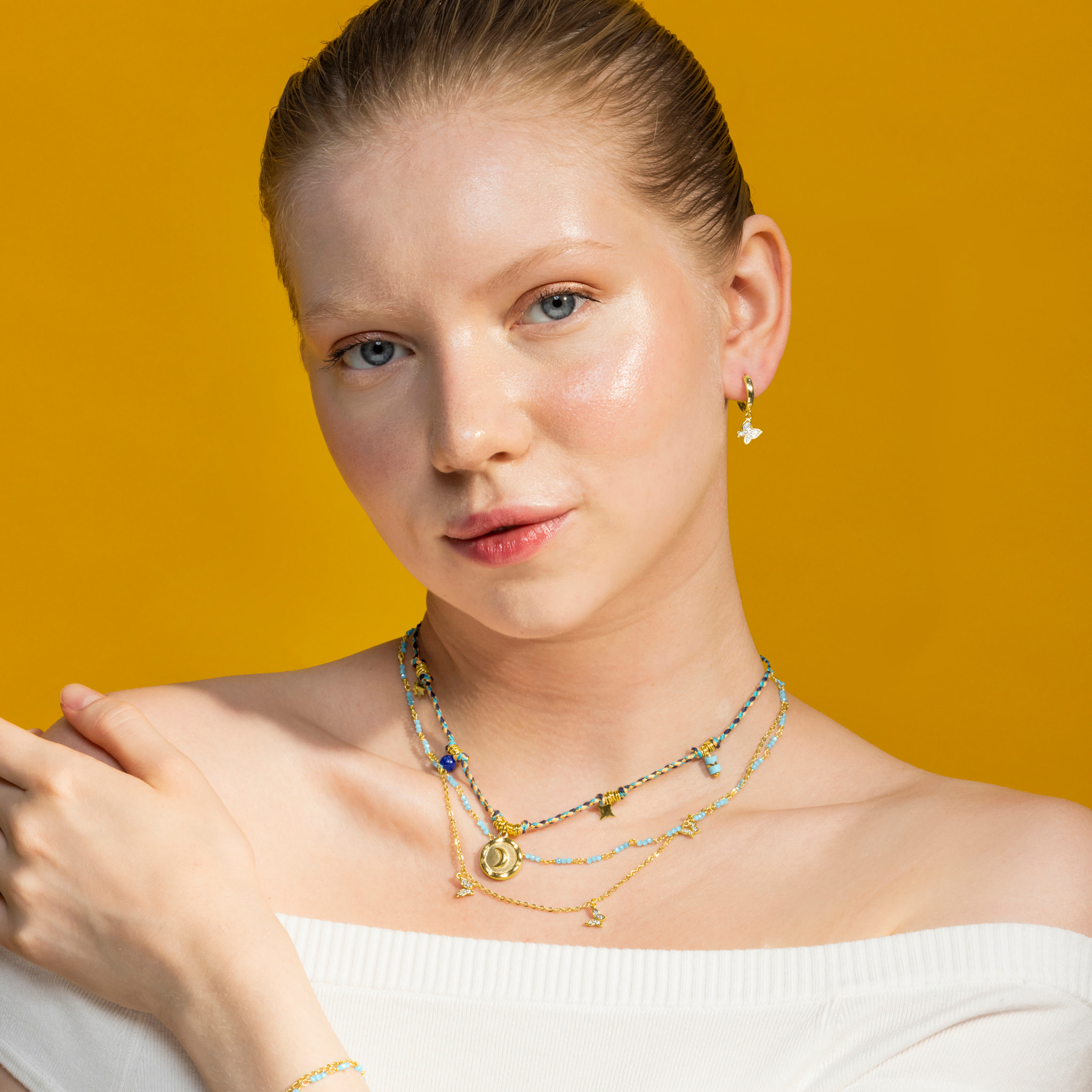 Collar con Cristal Azul Oscuro acabado oro 18k