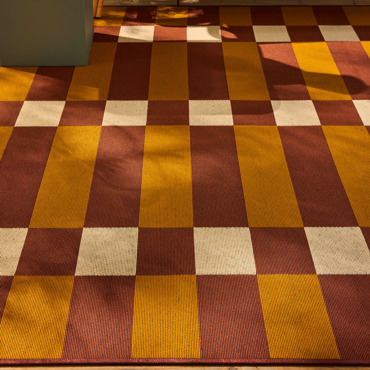 RIVIERA - Tapis intérieur/extérieur à motif carreaux marron
