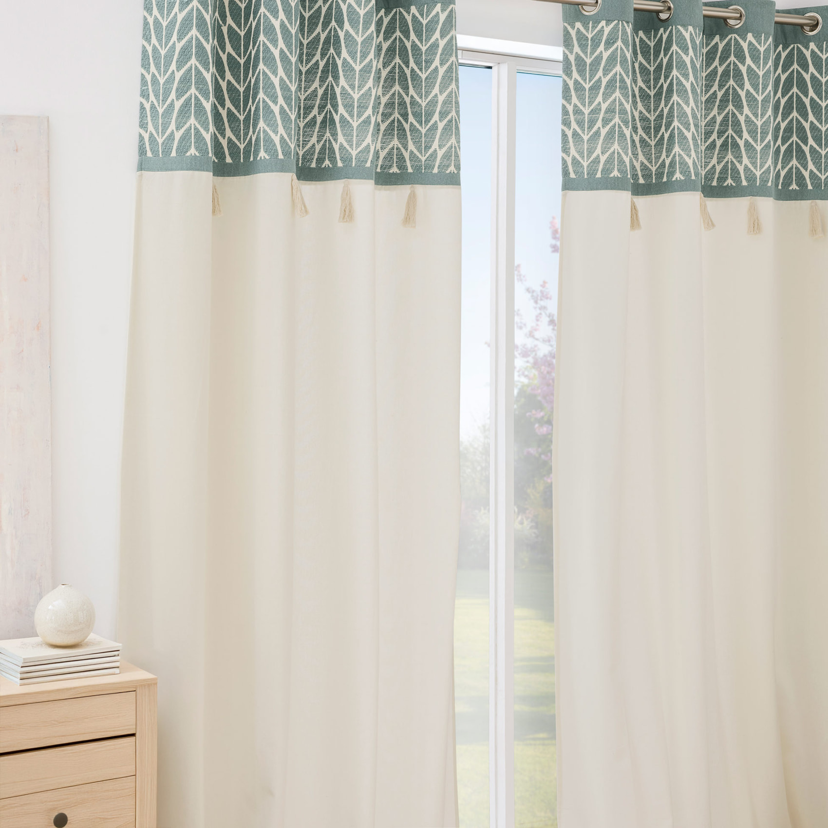 Rideau tamisant à œillets en polycoton jacquard avec pompons - Vert