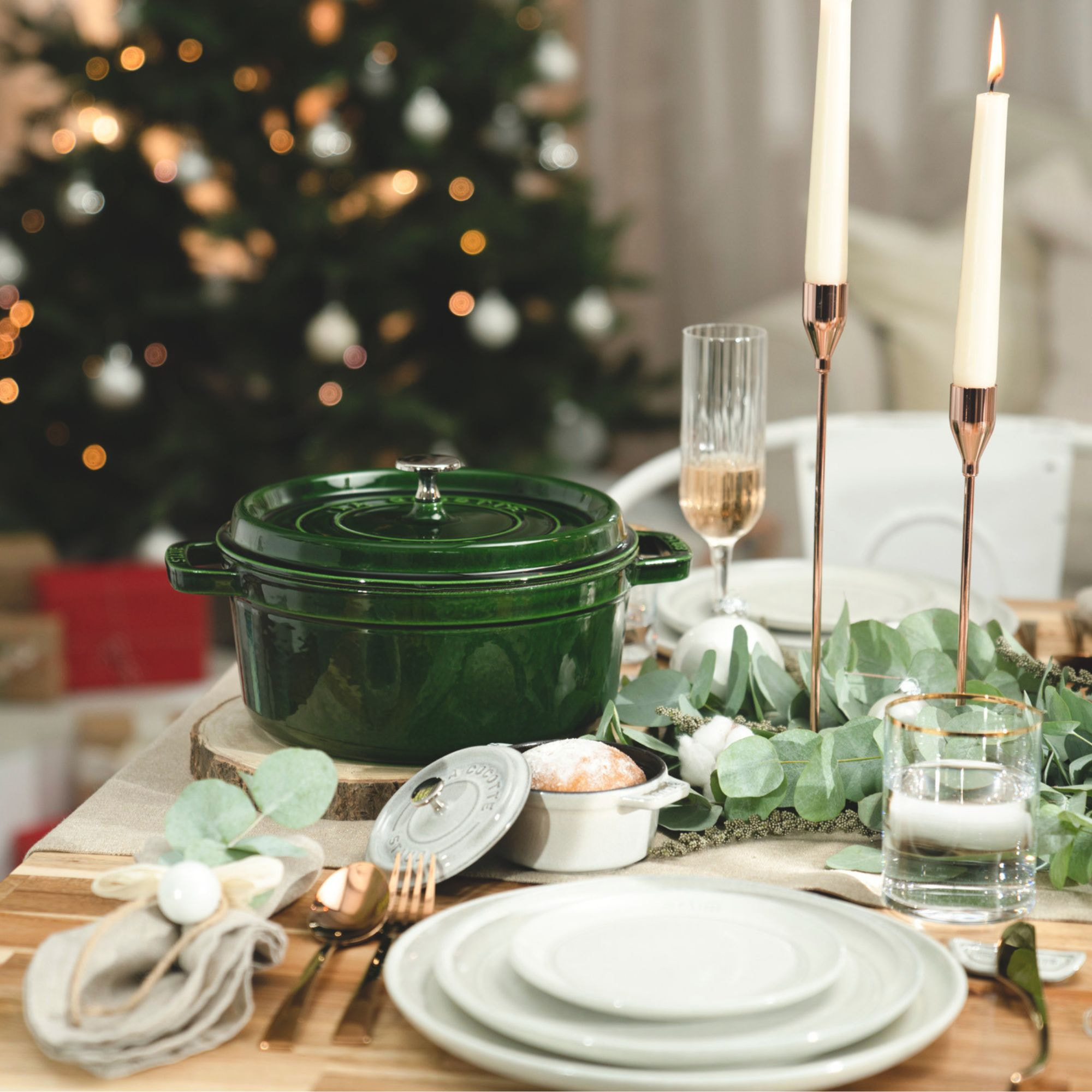 Cocotte 24 cm, Rond(e), Basilic, Fonte