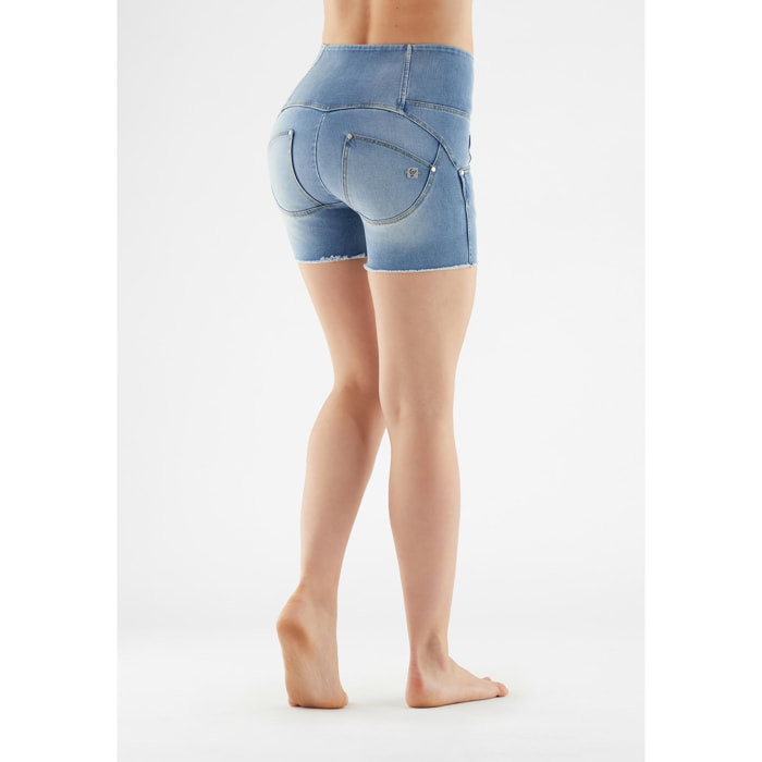 Shorts push up WR.UP® sfrangiati vita alta in denim navetta ecologico