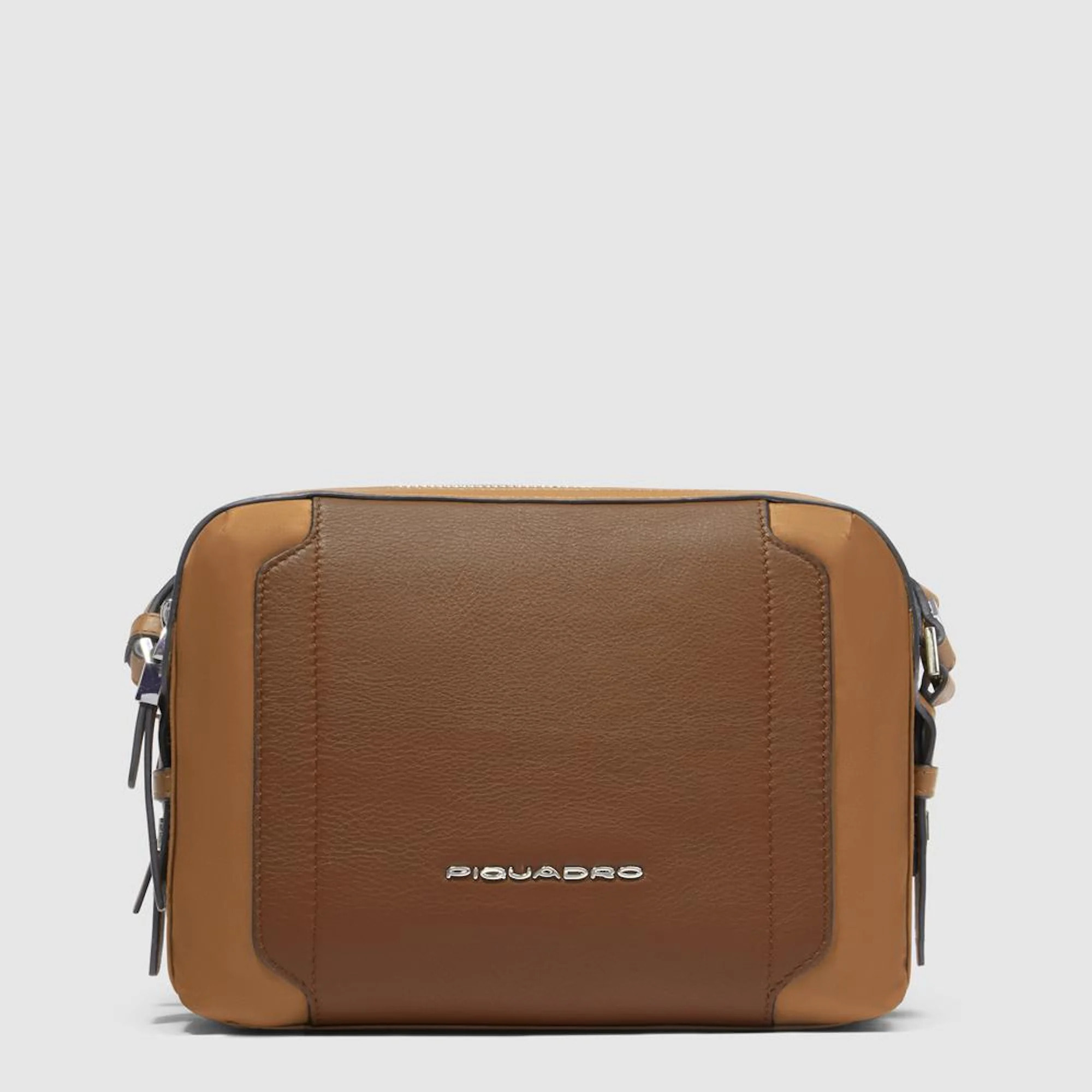 Piquadro Tracolla modello camera case in tessuto riciclato e pelle