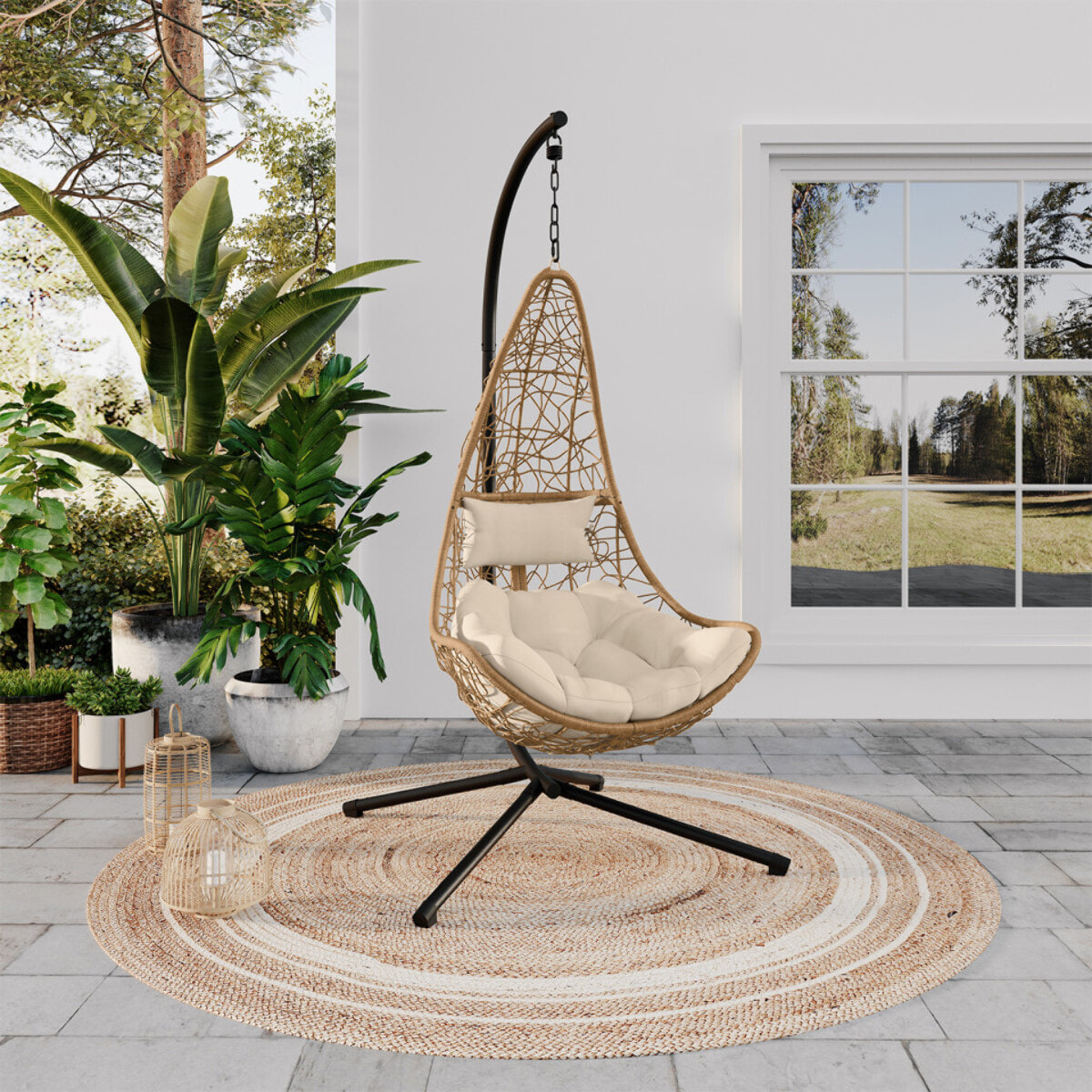 Fauteuil suspendu effet rotin et coussin écru