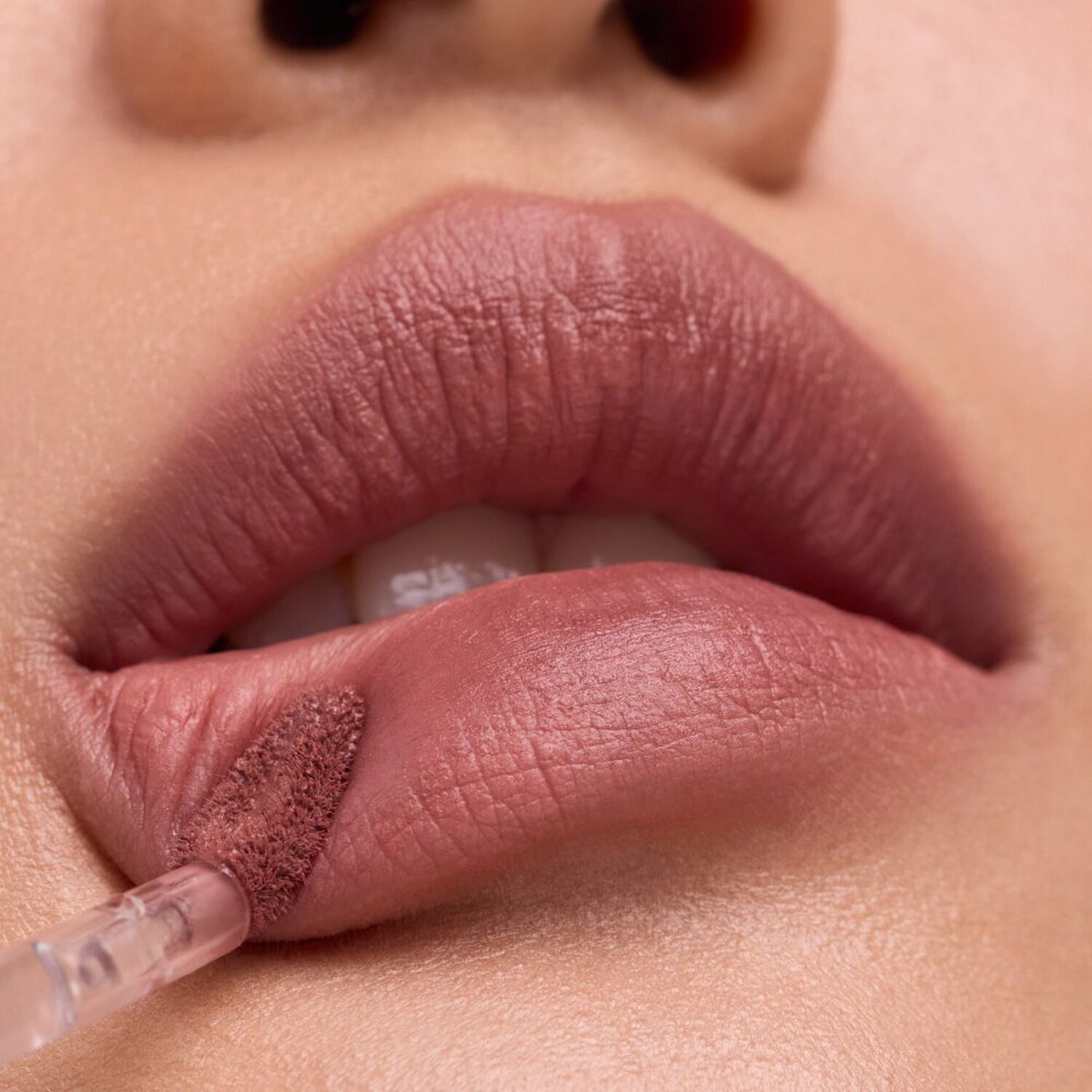 Blur-Real Lip Powder Cream - Crème Poudrée pour les Lèvres Effet Flouté Fini Mat Velours 3,5ml