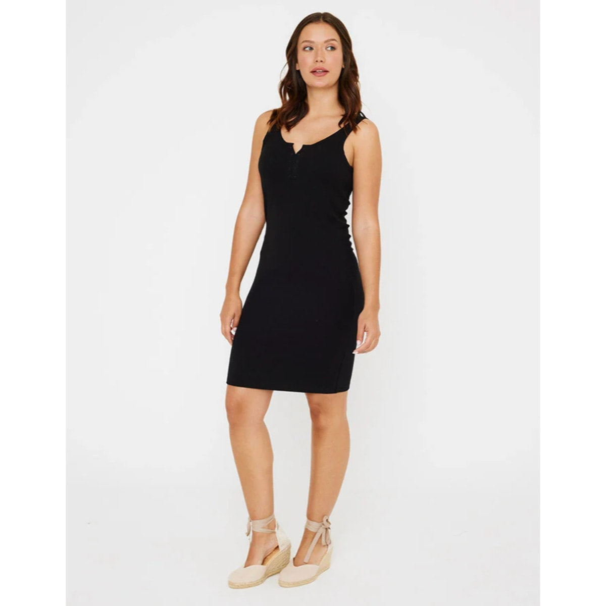 Vestido Corto Deportivo Negro - Lindita