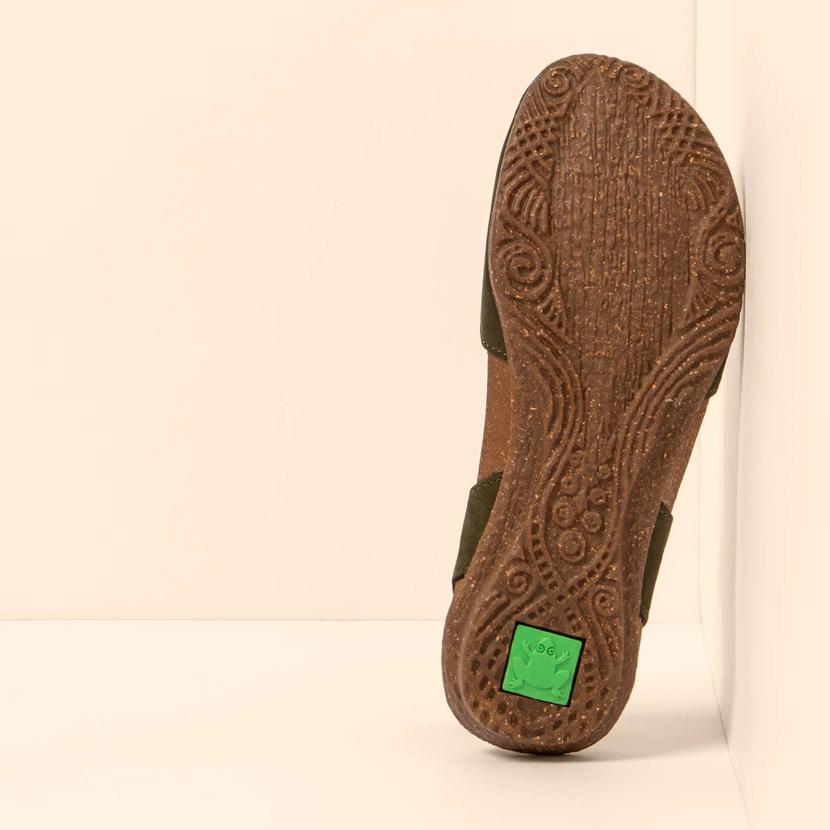 Sandalias N412 NOBUCK LAVADO KAKI / WAKATAUA color Kaki