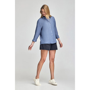 Camisa azul royal garment dye de lino con monograma bordado