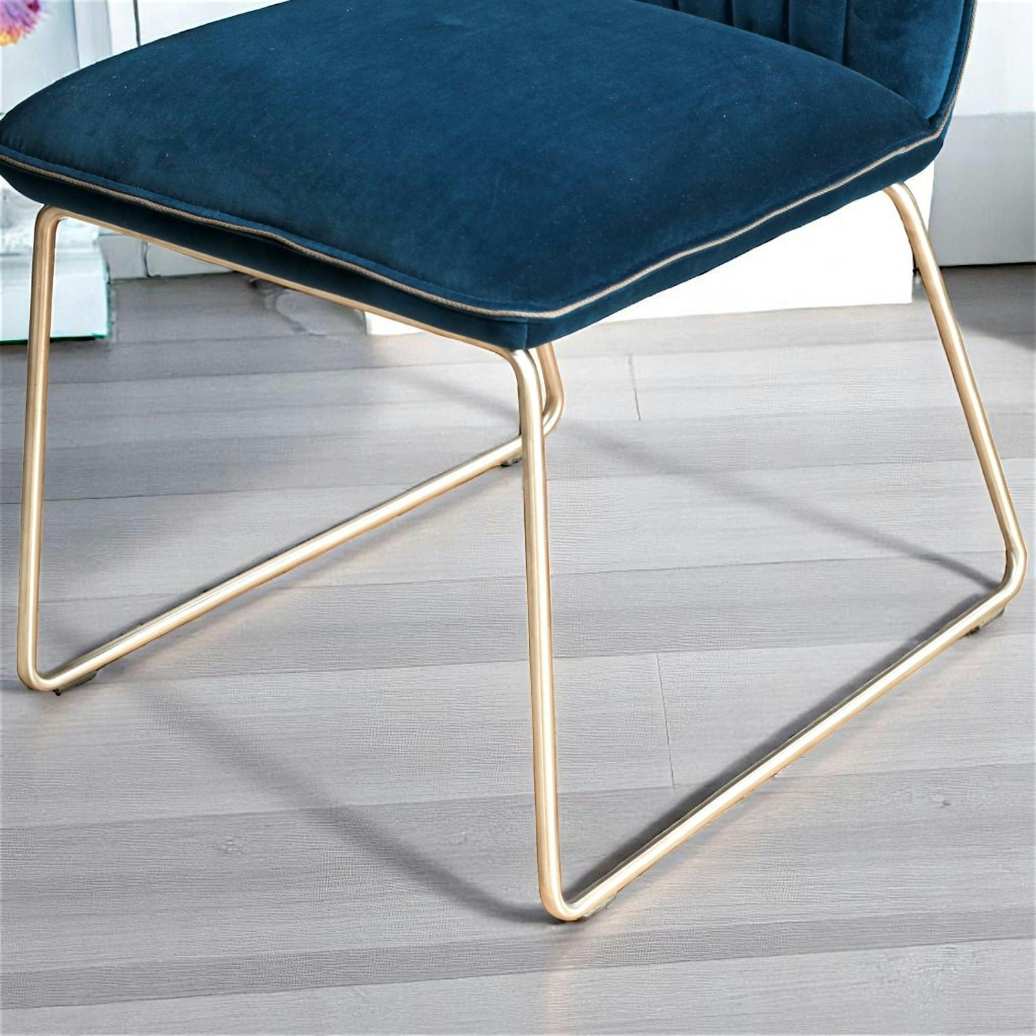 Chaise moderne en velours bleu (lot de 2) OKA