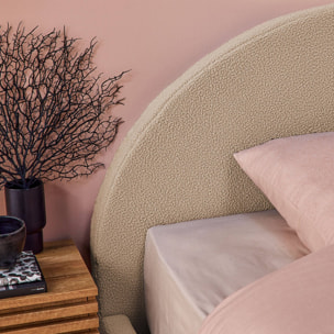 Lit coffre avec sommier à lattes et tête de lit. finition bouclette. nude. L 206 x P 153.5 x H 102cm