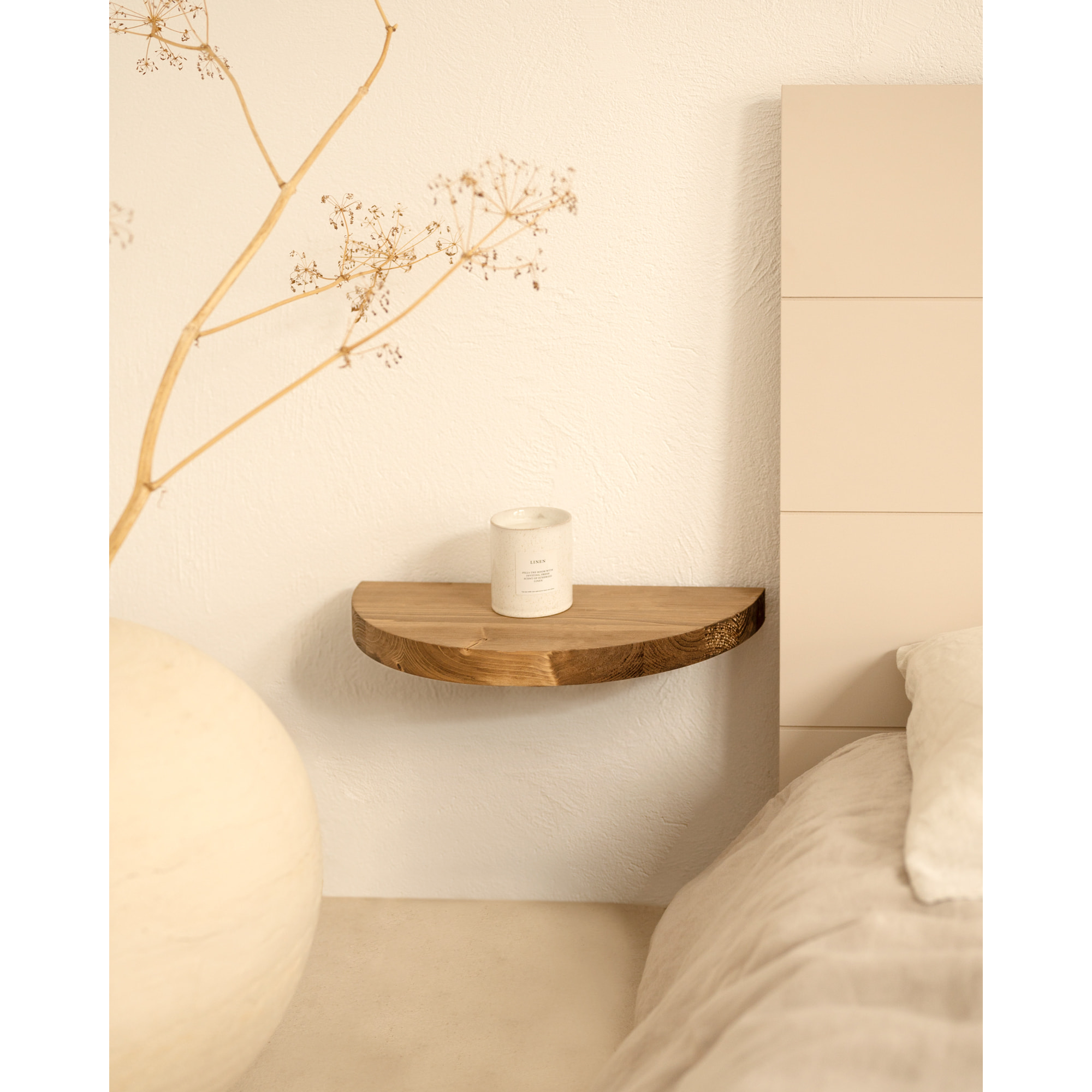 Table de chevet flottante en bois massif ton chêne foncé 3x40cm Hauteur: 3.2 Longueur: 40 Largeur: 19.5