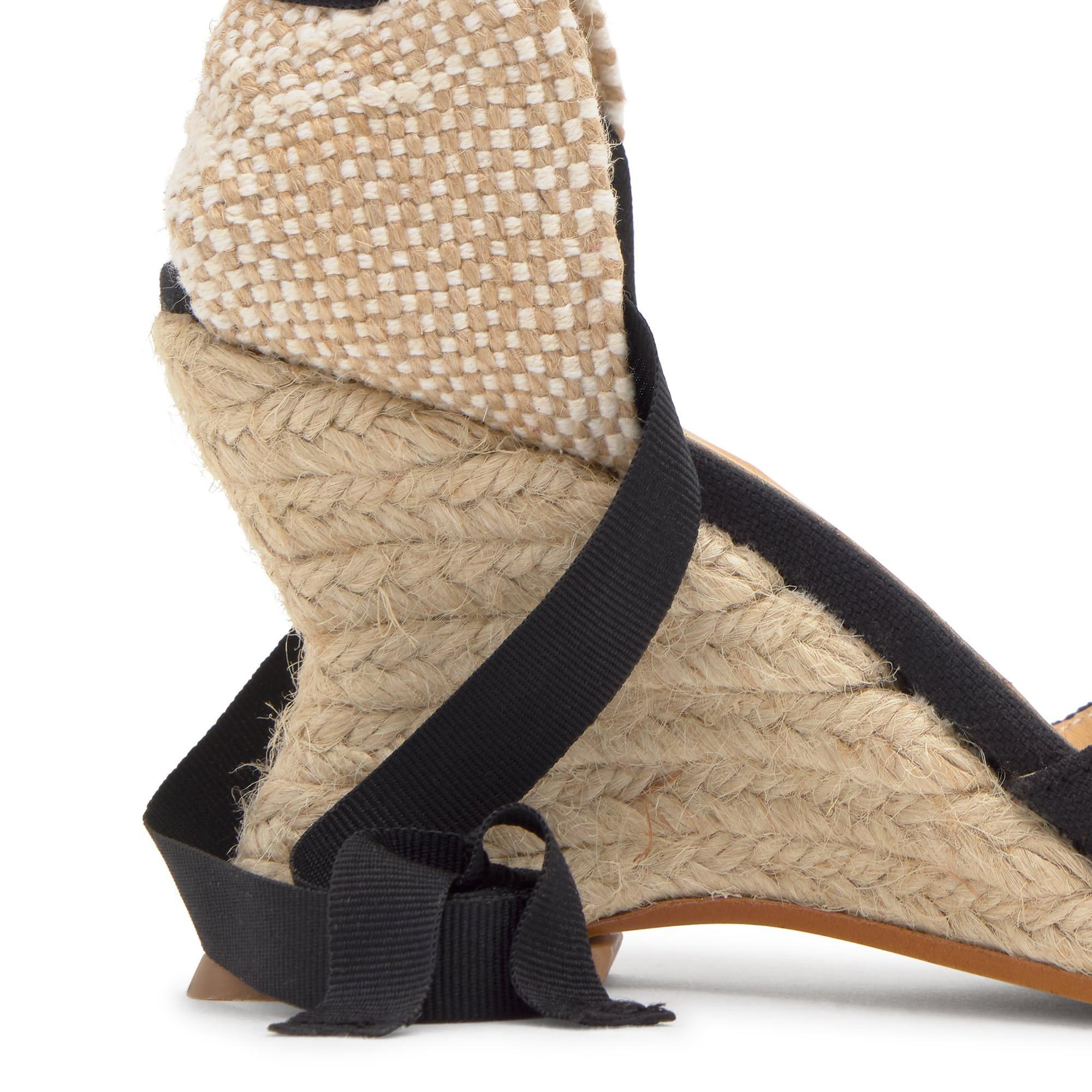 Alpargata Jud cuña de yute geométrica en lino con lazo, escote en V y punta afilada