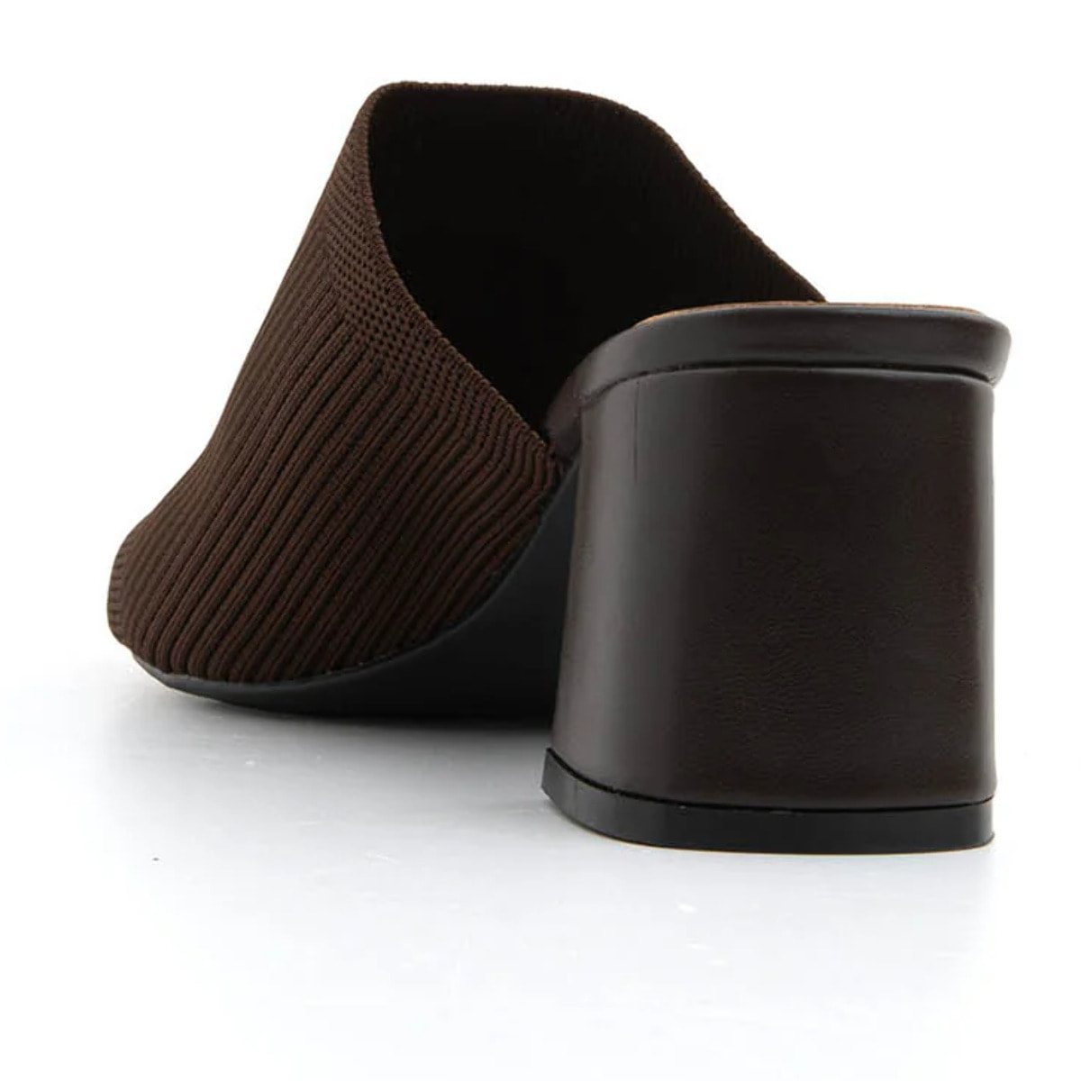 Sabot con tacco largo e fascia microintrecciata - MARRONE