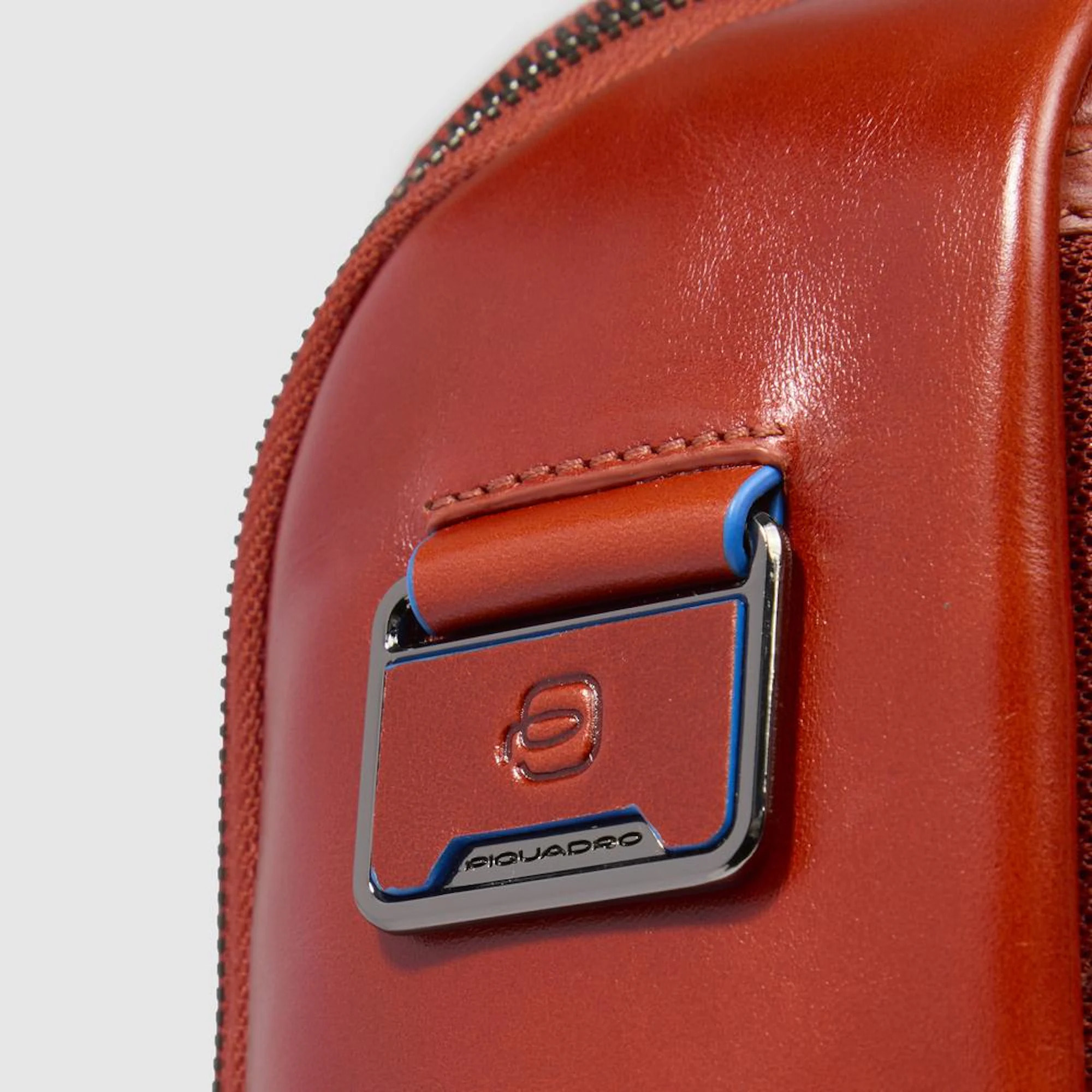 Piquadro Zaino da viaggio fast-check porta pc e iPad® con protezioni antiurto e RFID, personalizzabile