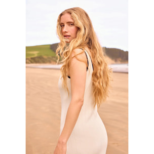 Vestito color nude a coste con bretelle con bottone madreperlato