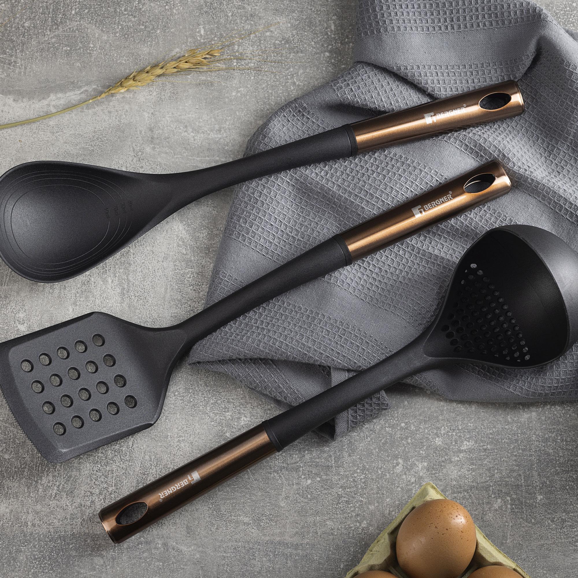 set de 3 utensilios de cocina: espátula ranurada, cuchara y cuhcarón en pbt negro y cobre