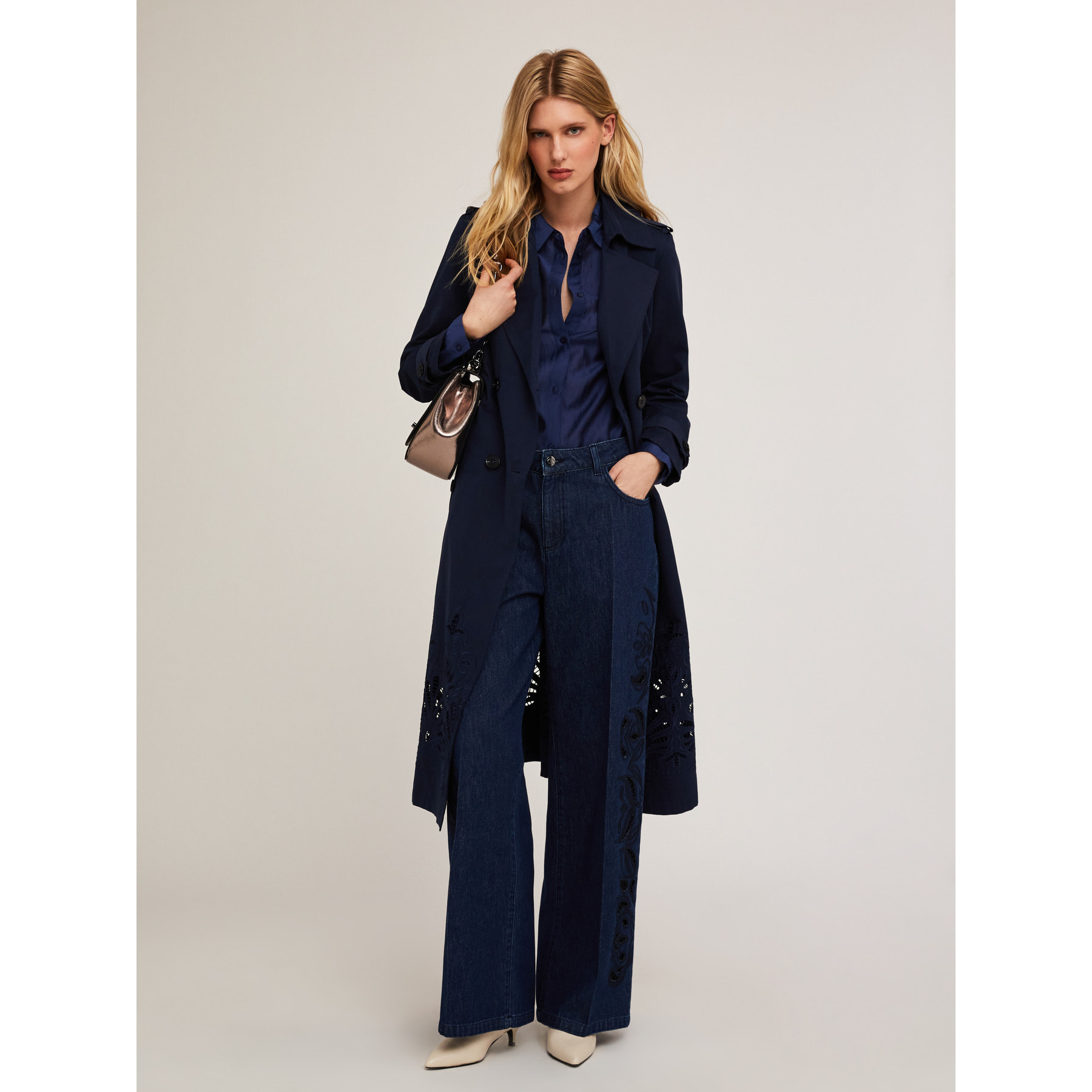 Motivi - Gabardina de doble botonadura en tejido técnico con bordado - Azul