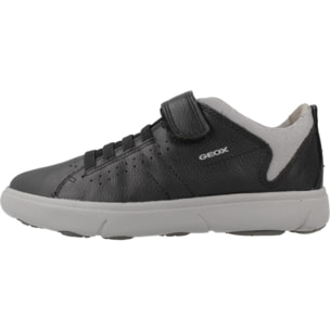 Zapatillas Niño de la marca GEOX  modelo J NEBCUP BOY NEGRO