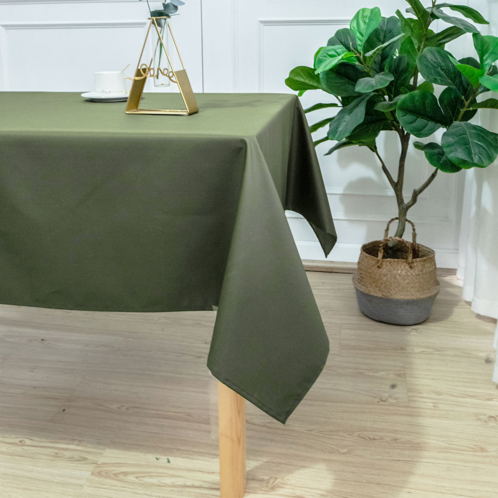 Nappe carrée et enduite antitache - Vert Olive