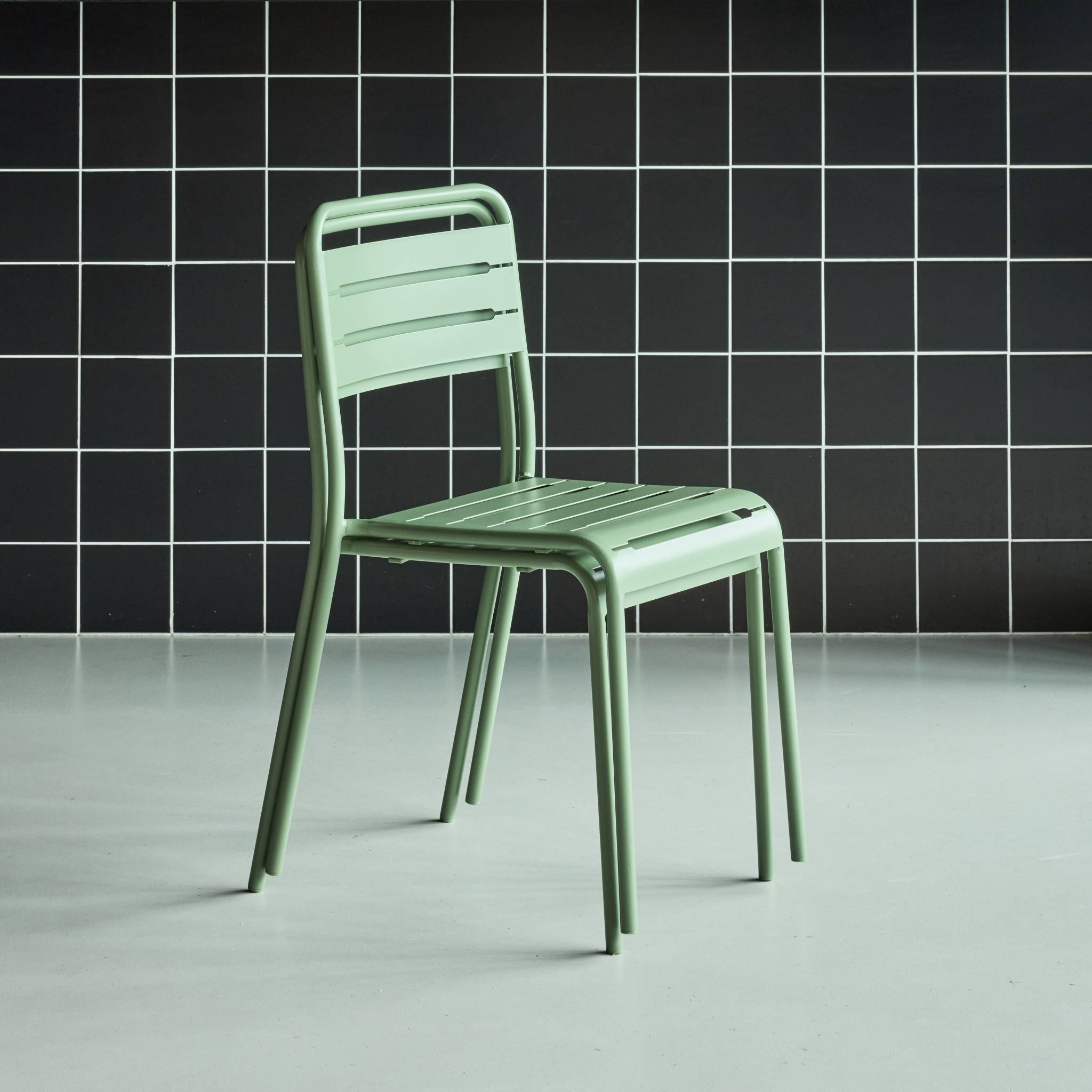 Lot de 2 chaises de jardin acier. 2 places. vert. Amelia. L44 x P52 x H79cm