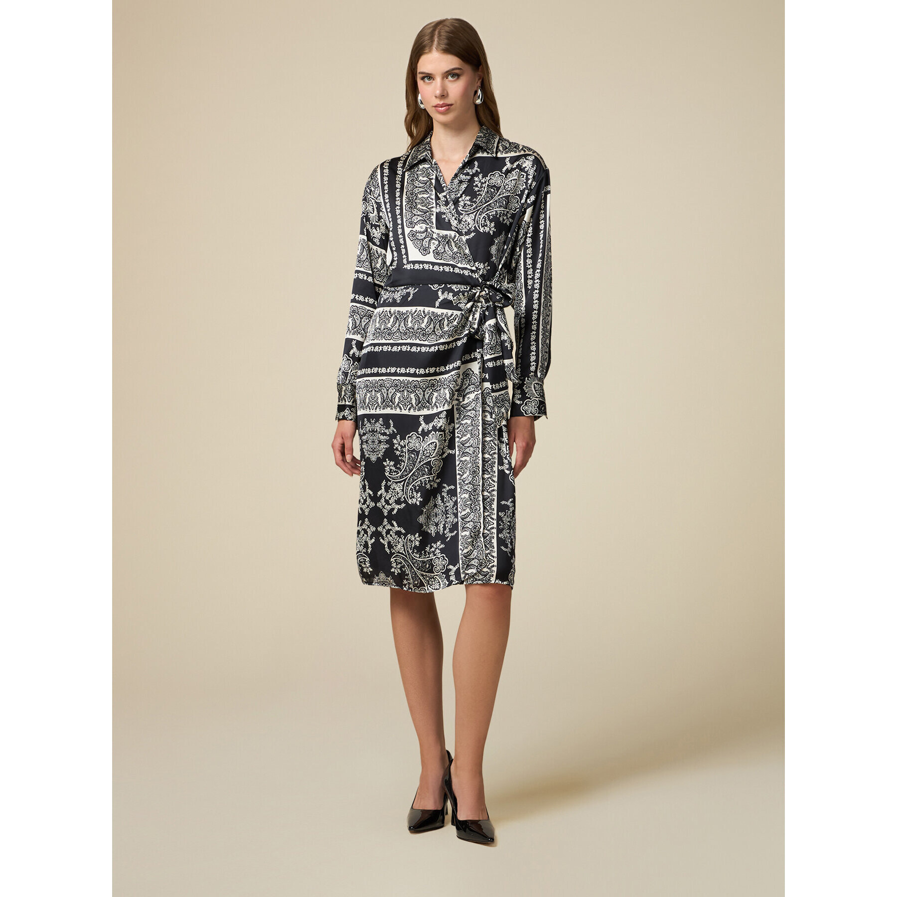 Oltre - Patterned satin wrap dress - Negro