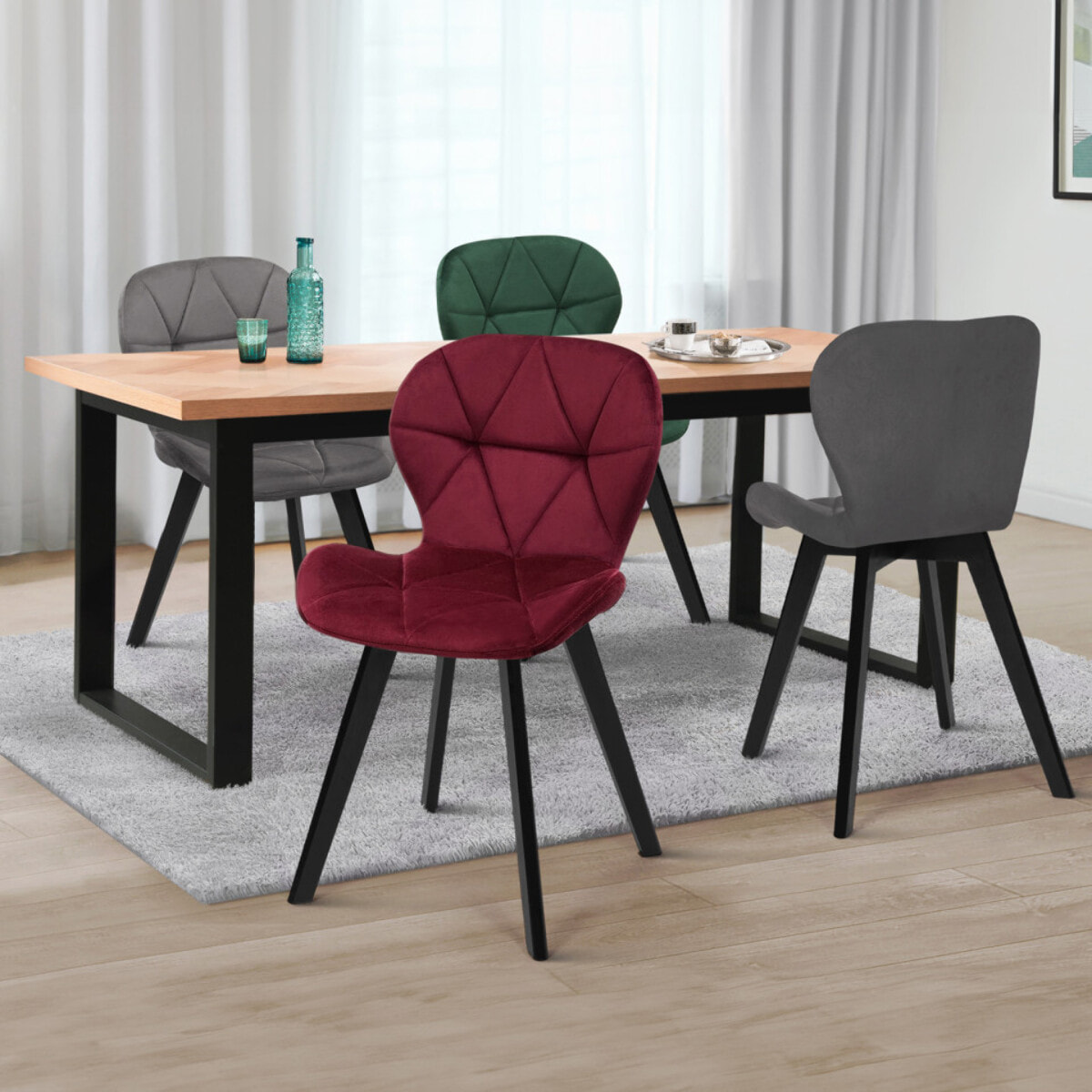 Chaises Daisy en velours mix de couleurs : 1x vert, 1x gris clair, 1x gris foncé et 1x bordeaux - lot de 4