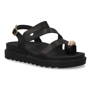 Sandalias cómodas de tiras mujer con adorno metálico.