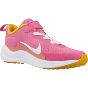 SNEAKERS NIKE REVOLTION 7