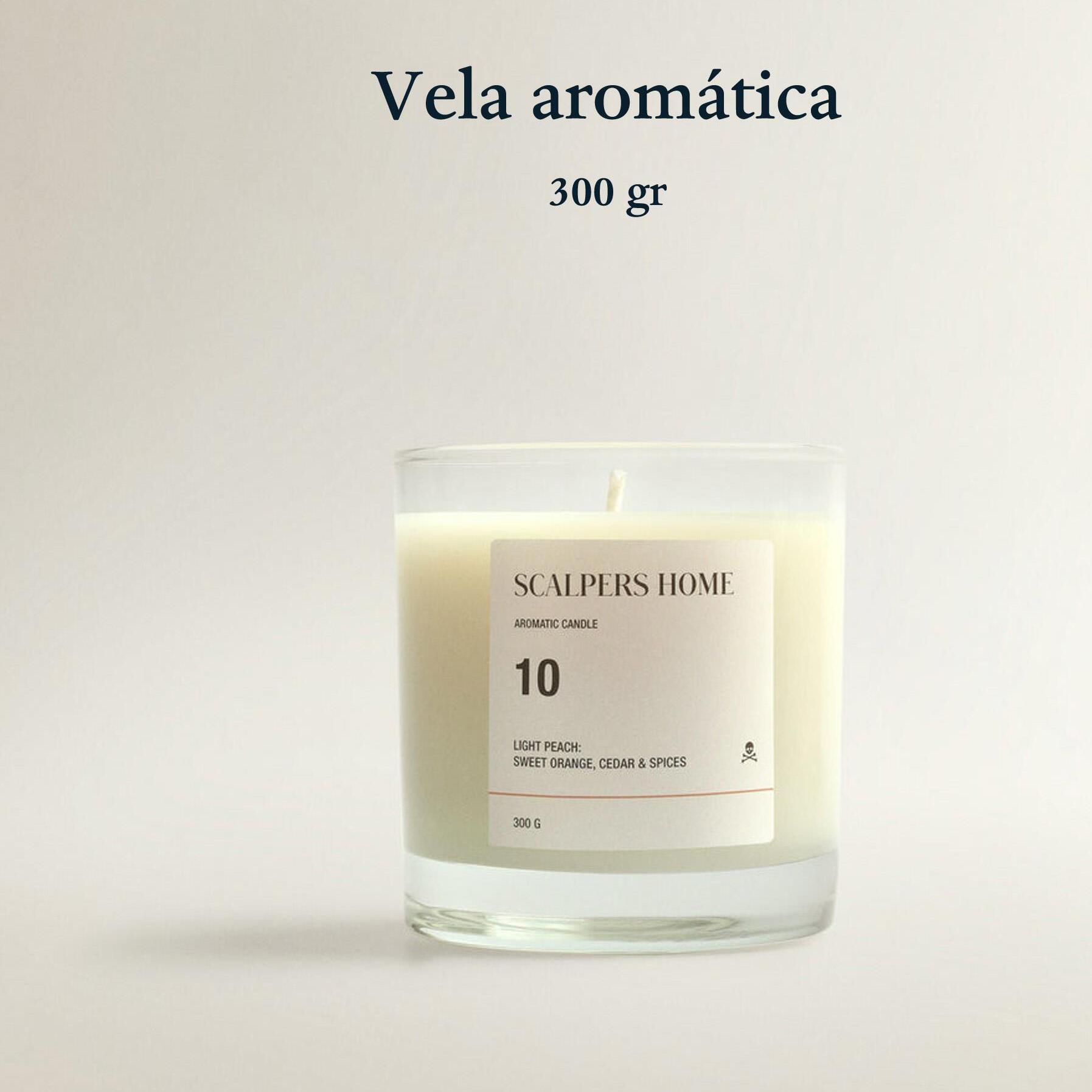 Set de 4 velas aromáticas de 300gr con aromas de light green, white lotus, light peach y stone scalpers