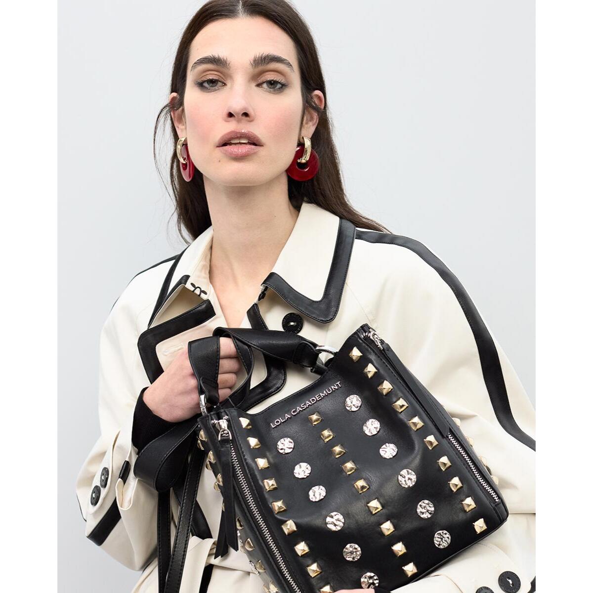 Borsa a tracolla con borchie oro e argento