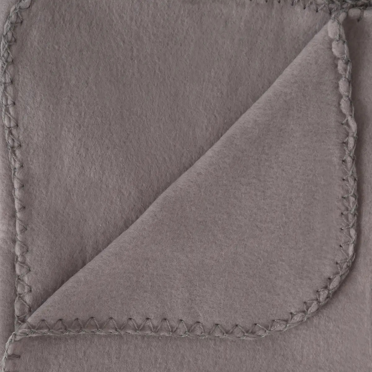 Plaid polaire gris souris 125x150cm